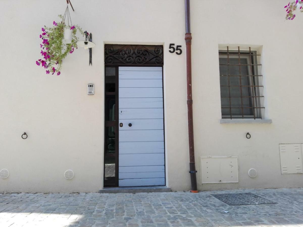 Tambien B&B Pesaro Buitenkant foto